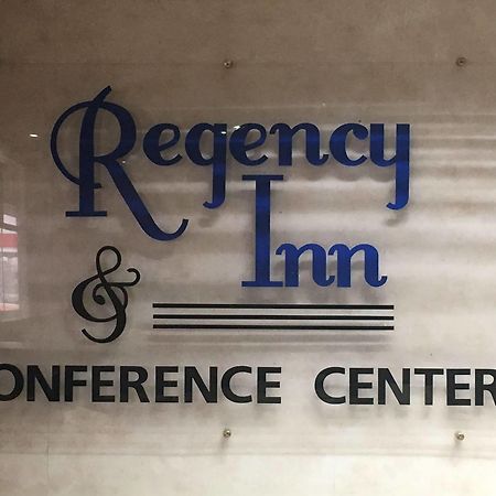 Regency Inn And Conference Center Clinton Экстерьер фото