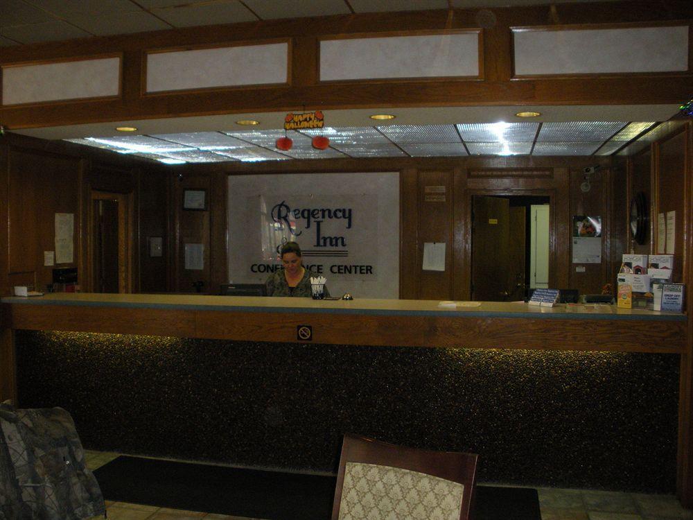 Regency Inn And Conference Center Clinton Экстерьер фото
