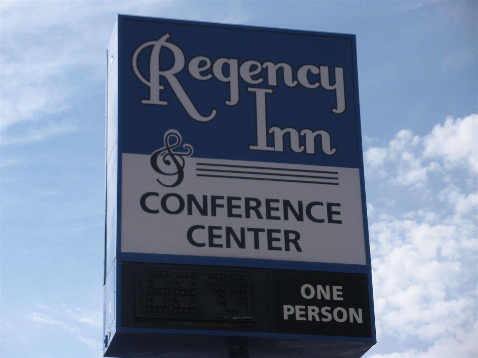 Regency Inn And Conference Center Clinton Экстерьер фото